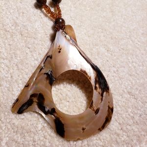 16" Contemporary Shell Necklace